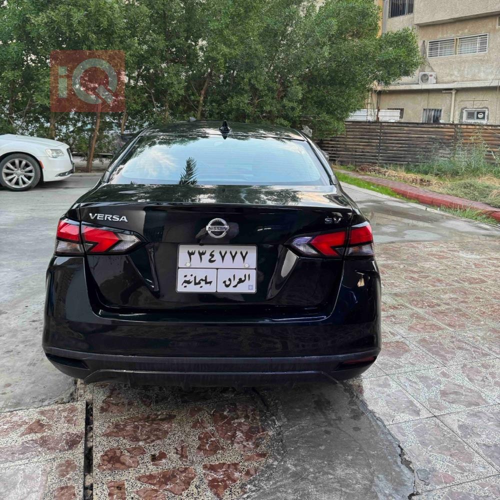 نيسان فيرسا